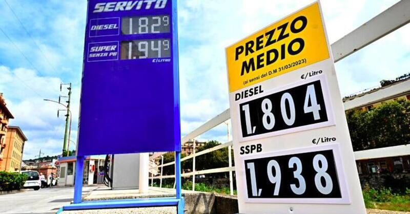 Caro carburanti, stop ai cartelli con il prezzo medio. Ma non era un successo? Ecco cosa cambia