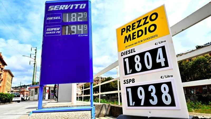 Caro carburanti, stop ai cartelli con il prezzo medio. Ma non era un successo? Ecco cosa cambia