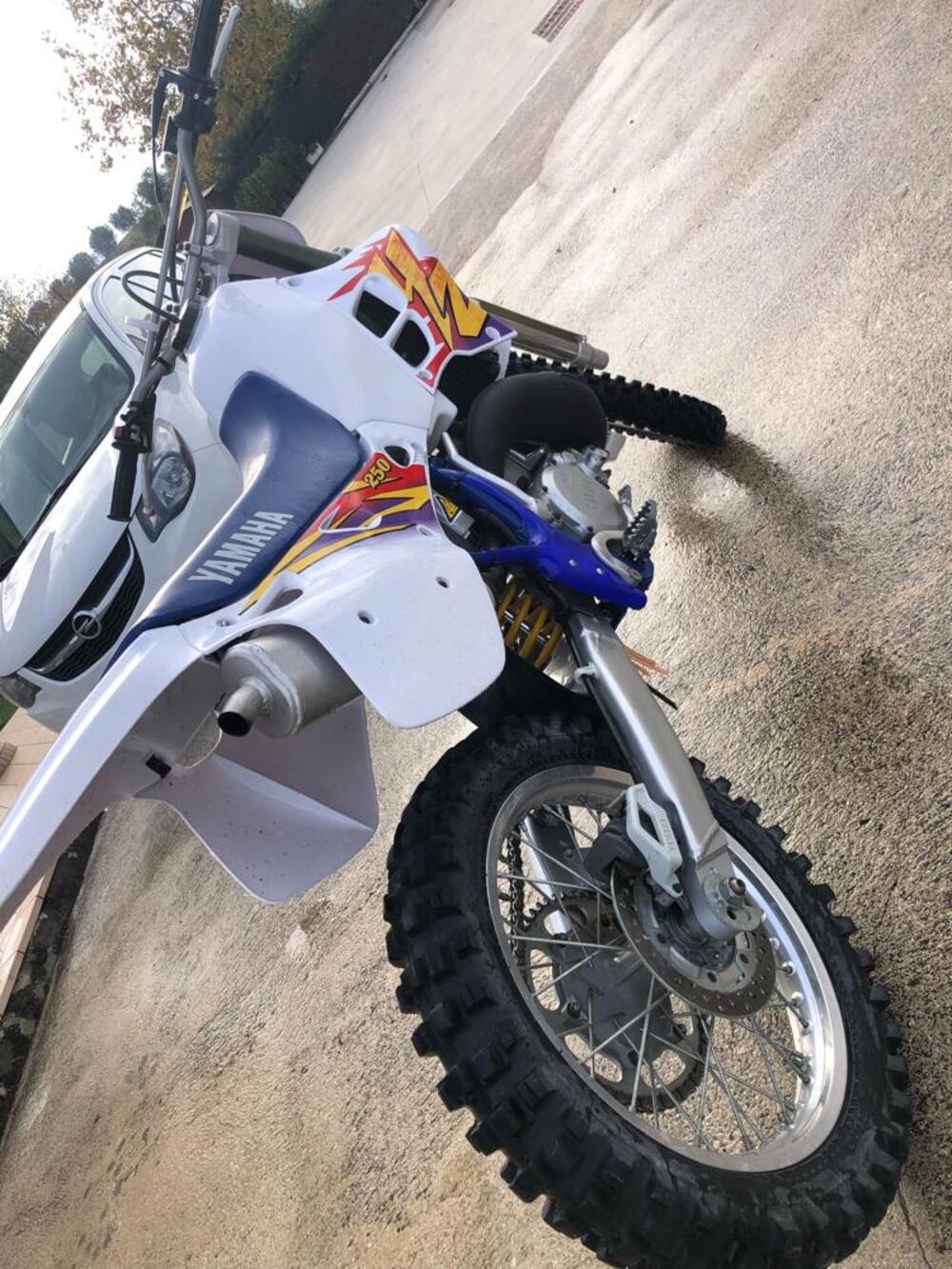 Yamaha Wr250 (2)