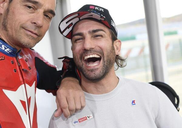 Mattia Pasini a MOW, in cabina per Sky e in pista con Boscoscuro: &ldquo;Marquez ha parlato per anni di Ducati, ora deve vincere. Pecco? Bravo a zittire tutti&rdquo;