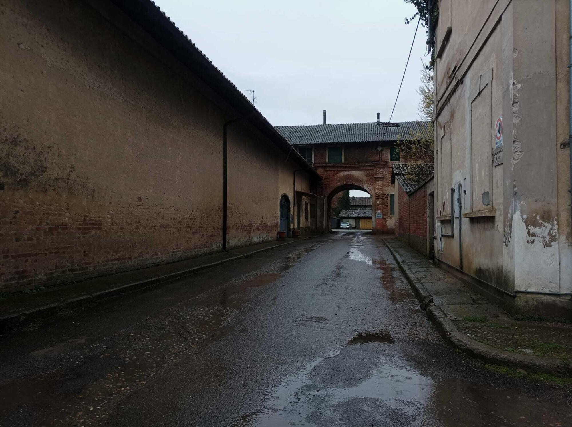 Il borgo spopolato di Larizzate (Vercelli)