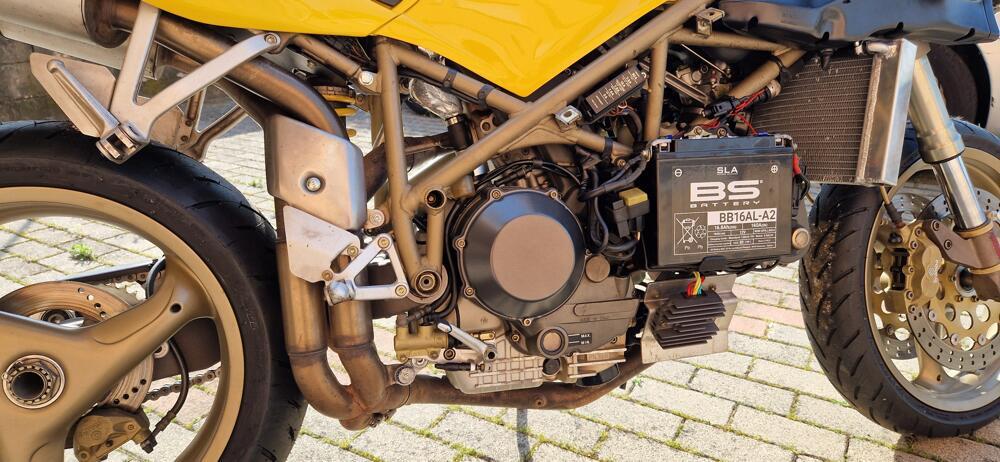 Ducati 748 Biposto (1998 - 03) (8)