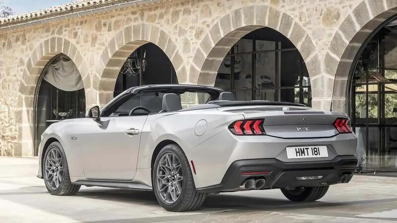 il retro della nuova Ford Mustang 2024