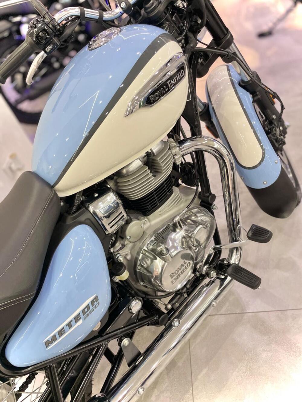 Royal Enfield Meteor 350 Aurora (2024 - 26) (6)