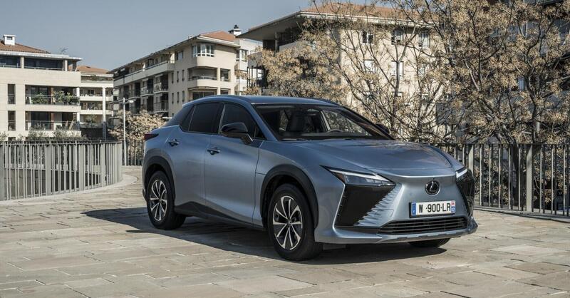 Lexus, la RZ &quot;light&quot; a trazione anteriore costa e consuma meno