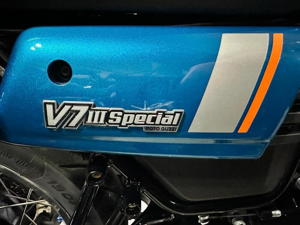 Moto Guzzi V7 III Special (2017 - 20) (9)
