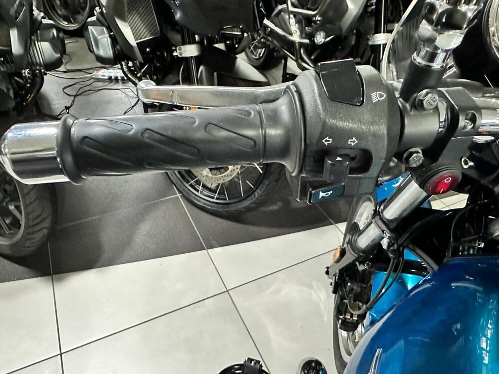 Moto Guzzi V7 III Special (2017 - 20) (15)