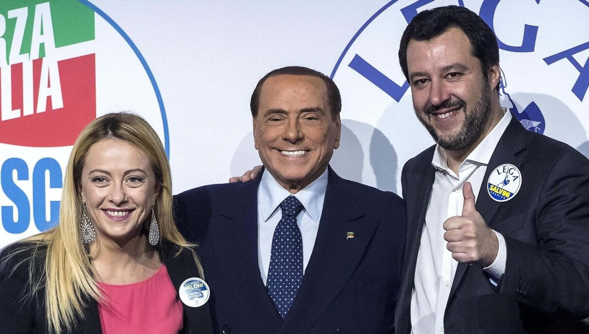 La premier Meloni con Berlusconi e Salvini