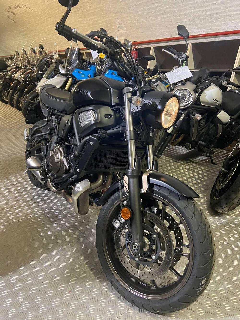 Yamaha XSR 700 (2022 - 25) (3)