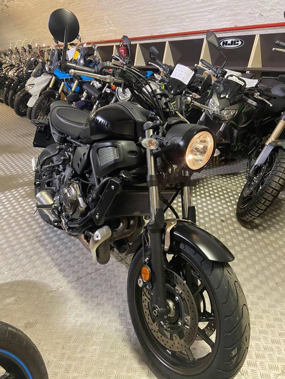 Yamaha XSR 700 (2022 - 25) (9)