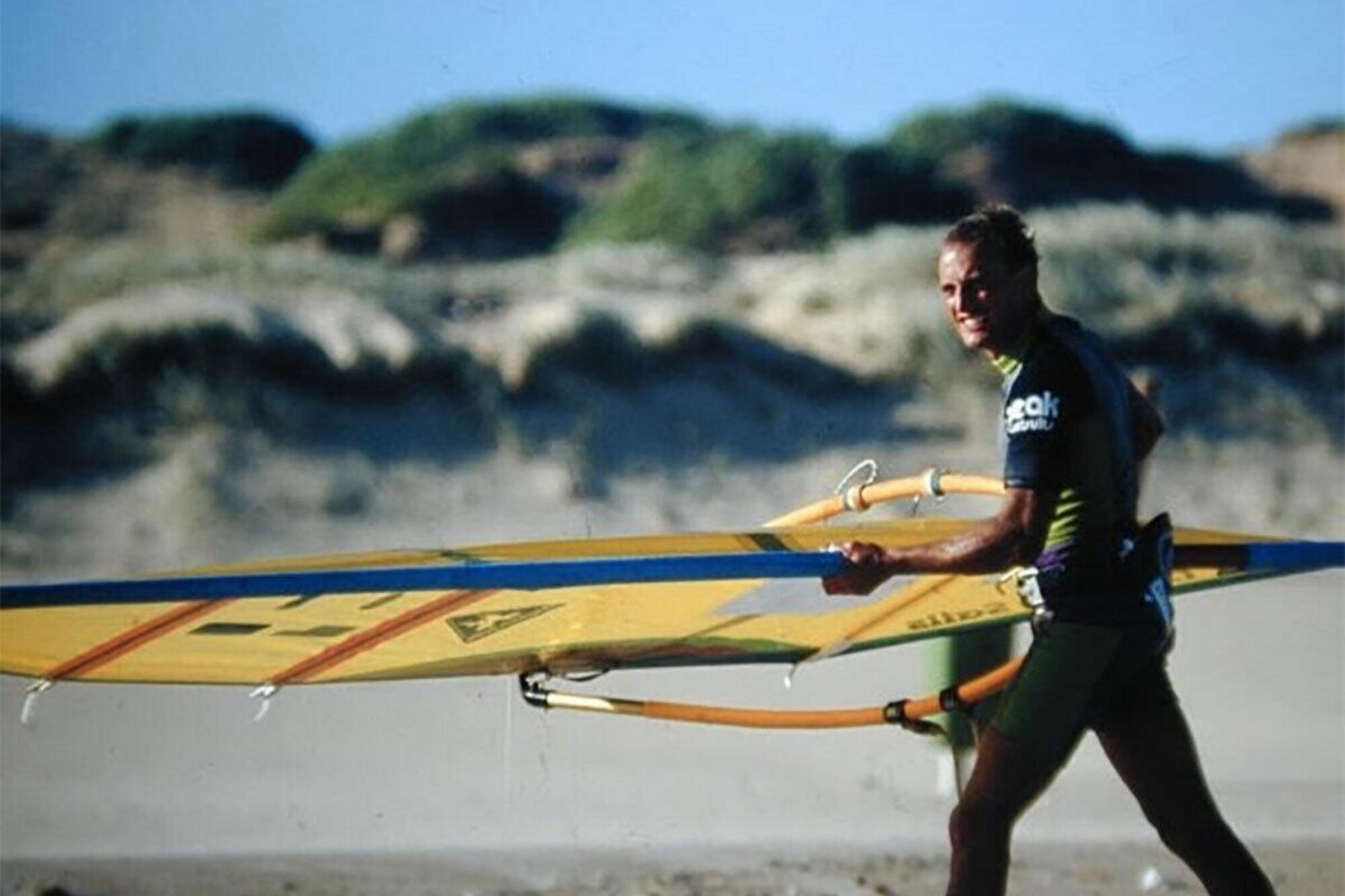 Chico Forti con il suo windsurf