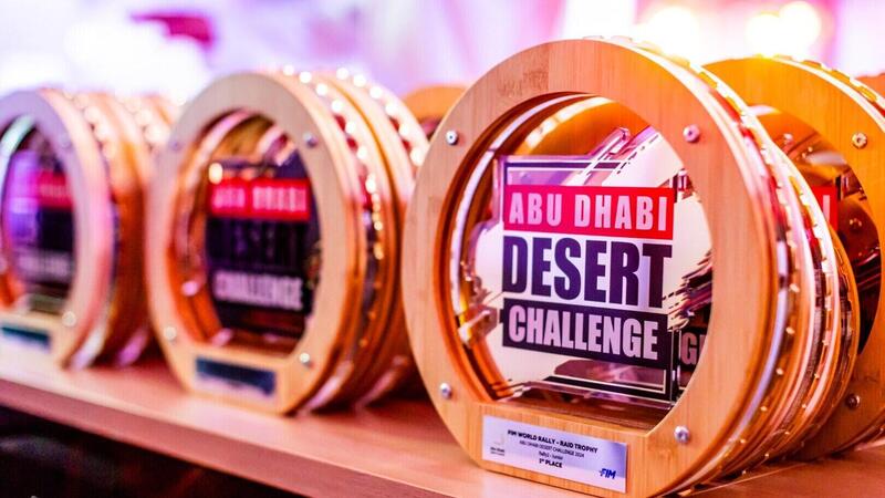 Abu Dhabi Desert Challenge. Trionfo mondiale Hero in atmosfera Al Attiyah