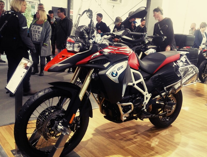 La F800GS Adventure, che riceve insieme alla F800GS il sistema ride by wire e l&#039;omologazione Euro 4 