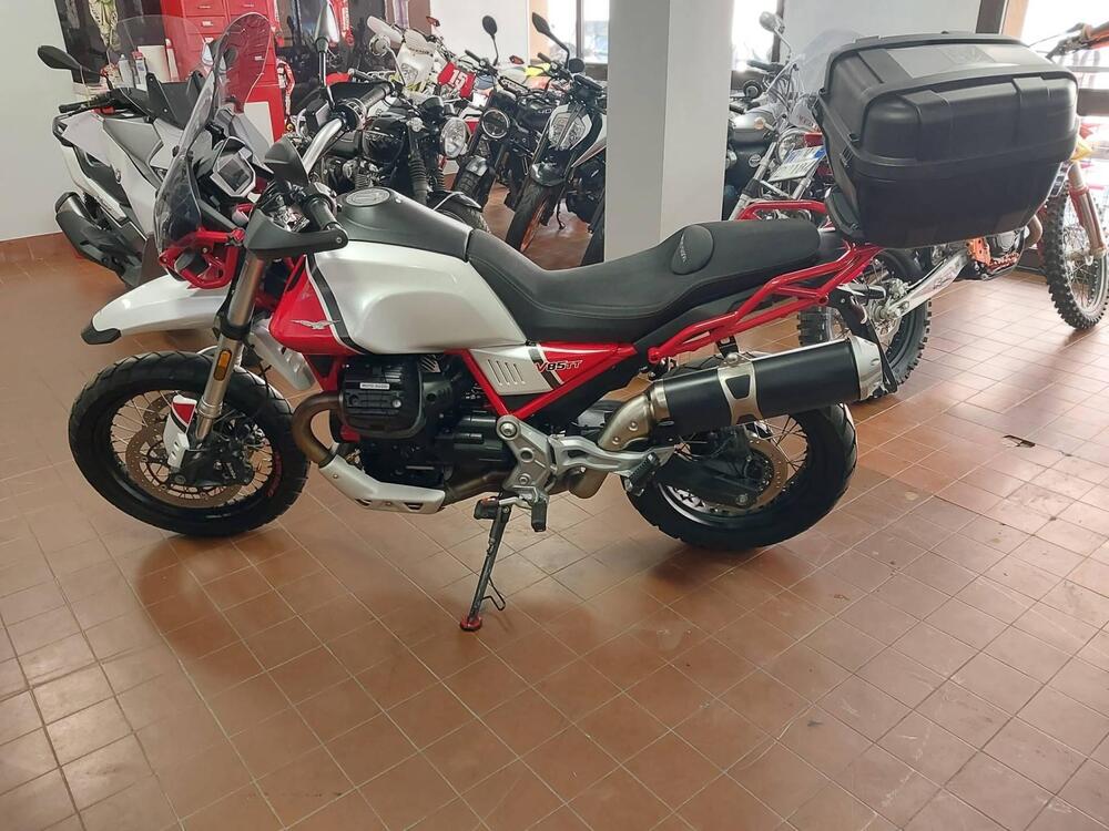 Moto Guzzi V85 TT Evocative Graphics (2019 - 20) (3)