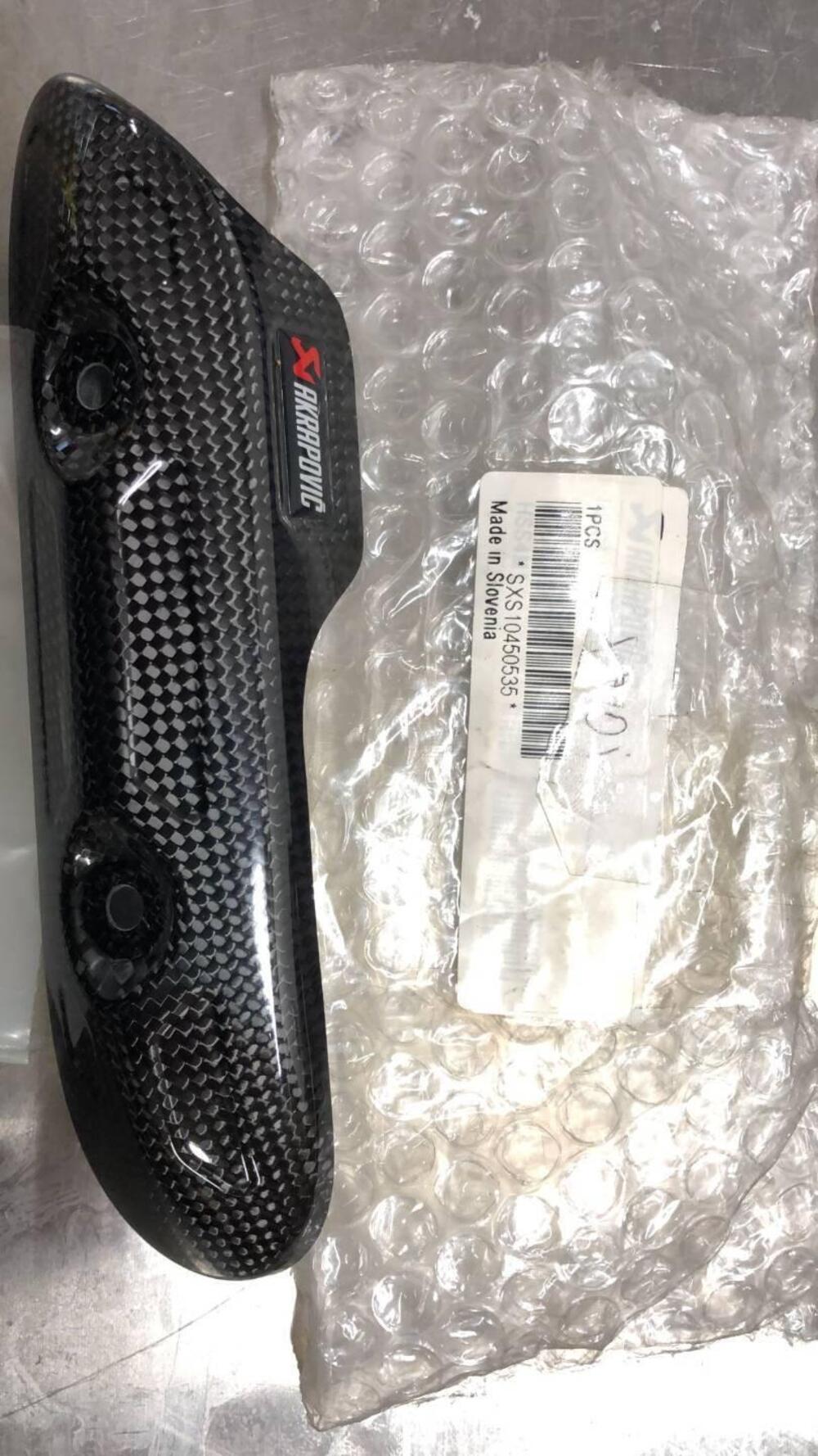 PROTEZIONE COLLETTORE SCARICO AKRAPOVIC PER HUSQVA (2)