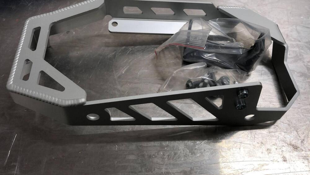 PROTEZIONE RADIATORE PER HUSQVARNA FE 350 2015. (2)