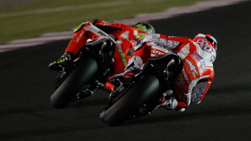 MotoGP. Test Qatar, Day 1. Le Ducati di Iannone e Dovizioso davanti