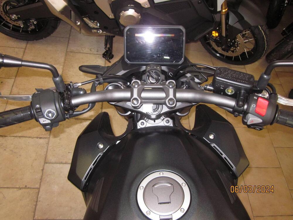 Honda CB 500 Hornet (2024 - 25) (3)