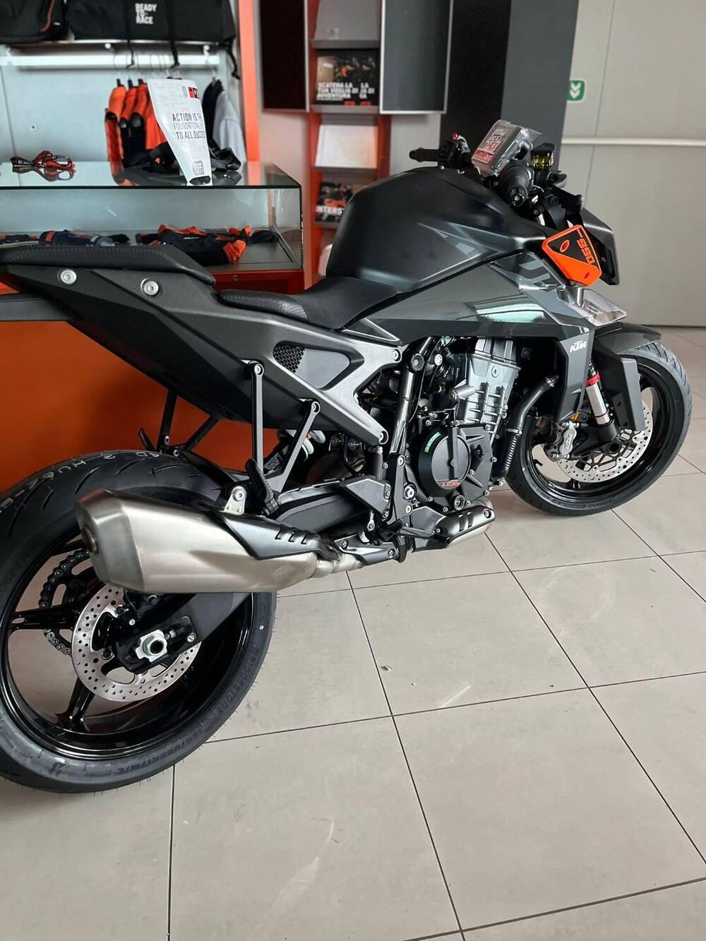 KTM 990 Duke (2024 - 26) (4)
