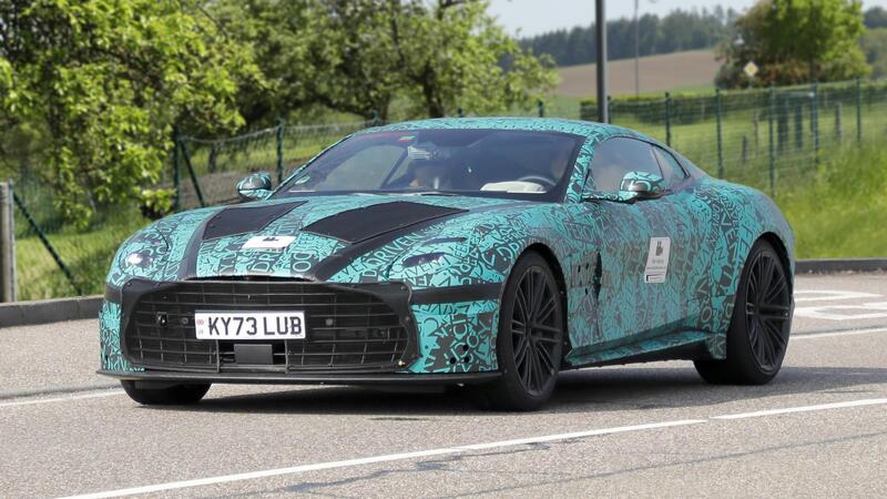 Aston Martin DBS, V12 da oltre 800 Cv [Foto Spia]