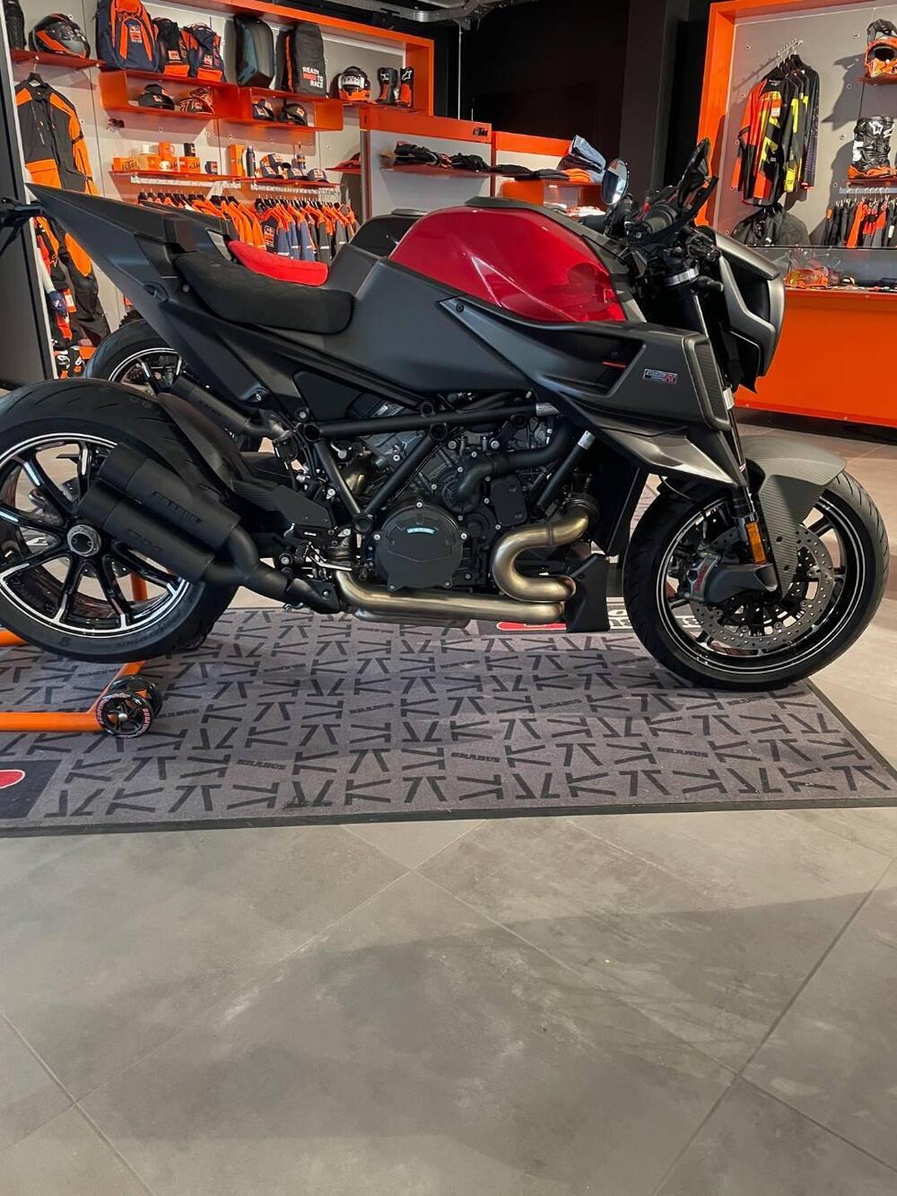 KTM 1290 Super Duke RR (2021) (2)