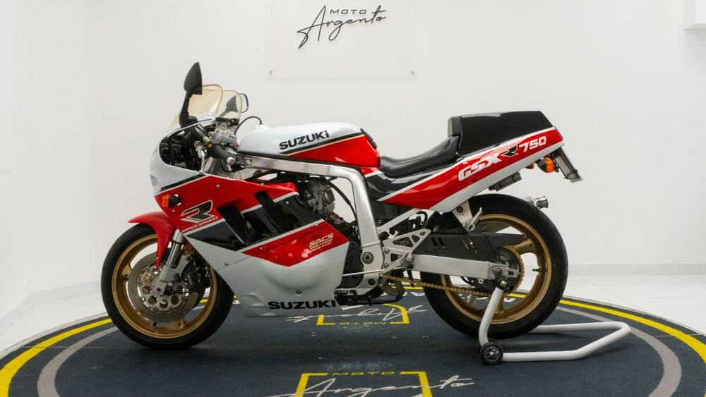 Suzuki GSX R 750 (1990) (9)