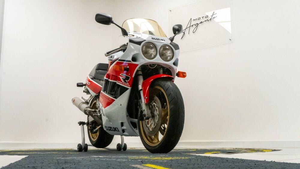 Suzuki GSX R 750 (1990) (14)