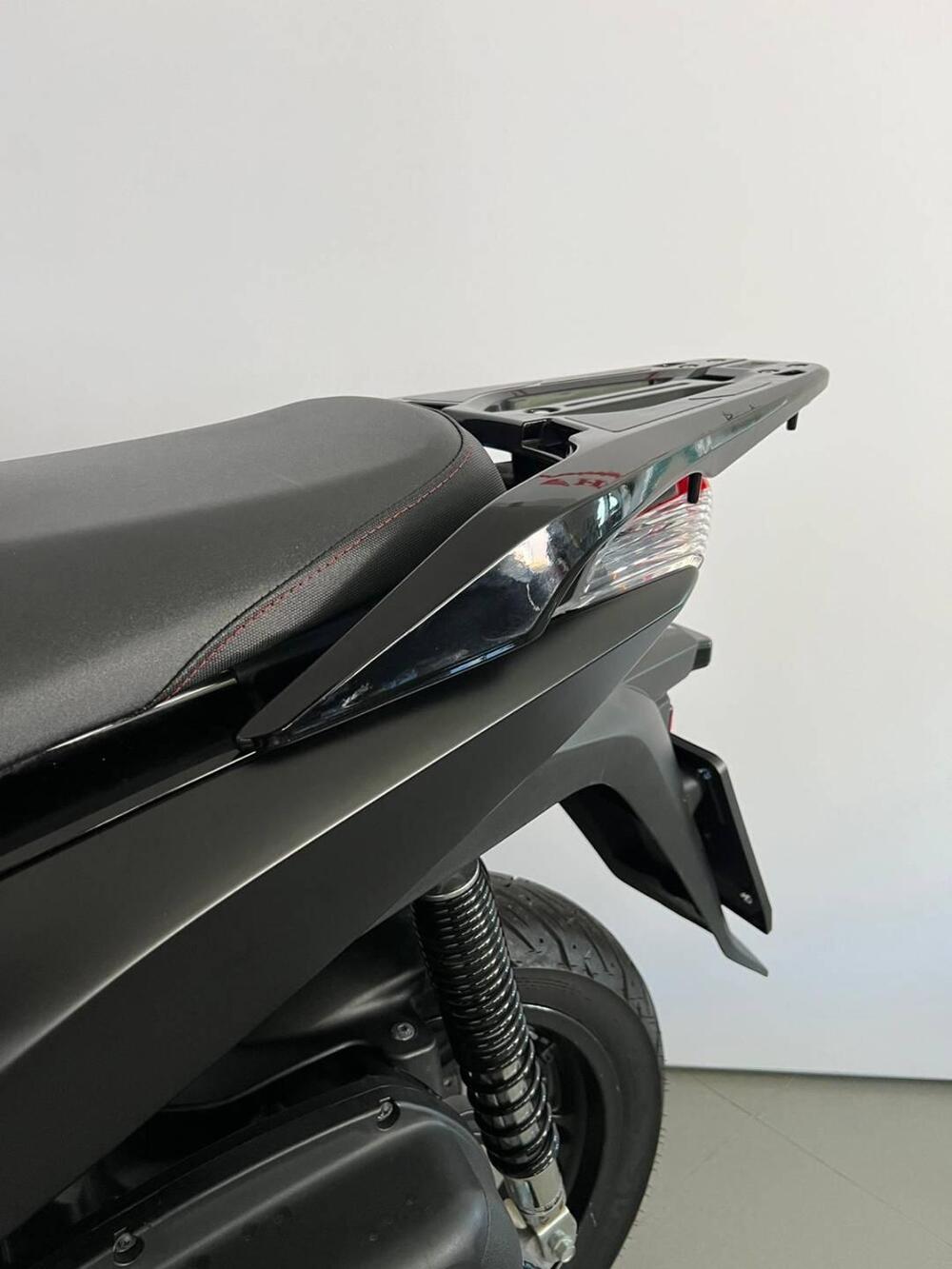 Honda SH 300 i ABS (2016 - 20) (2)