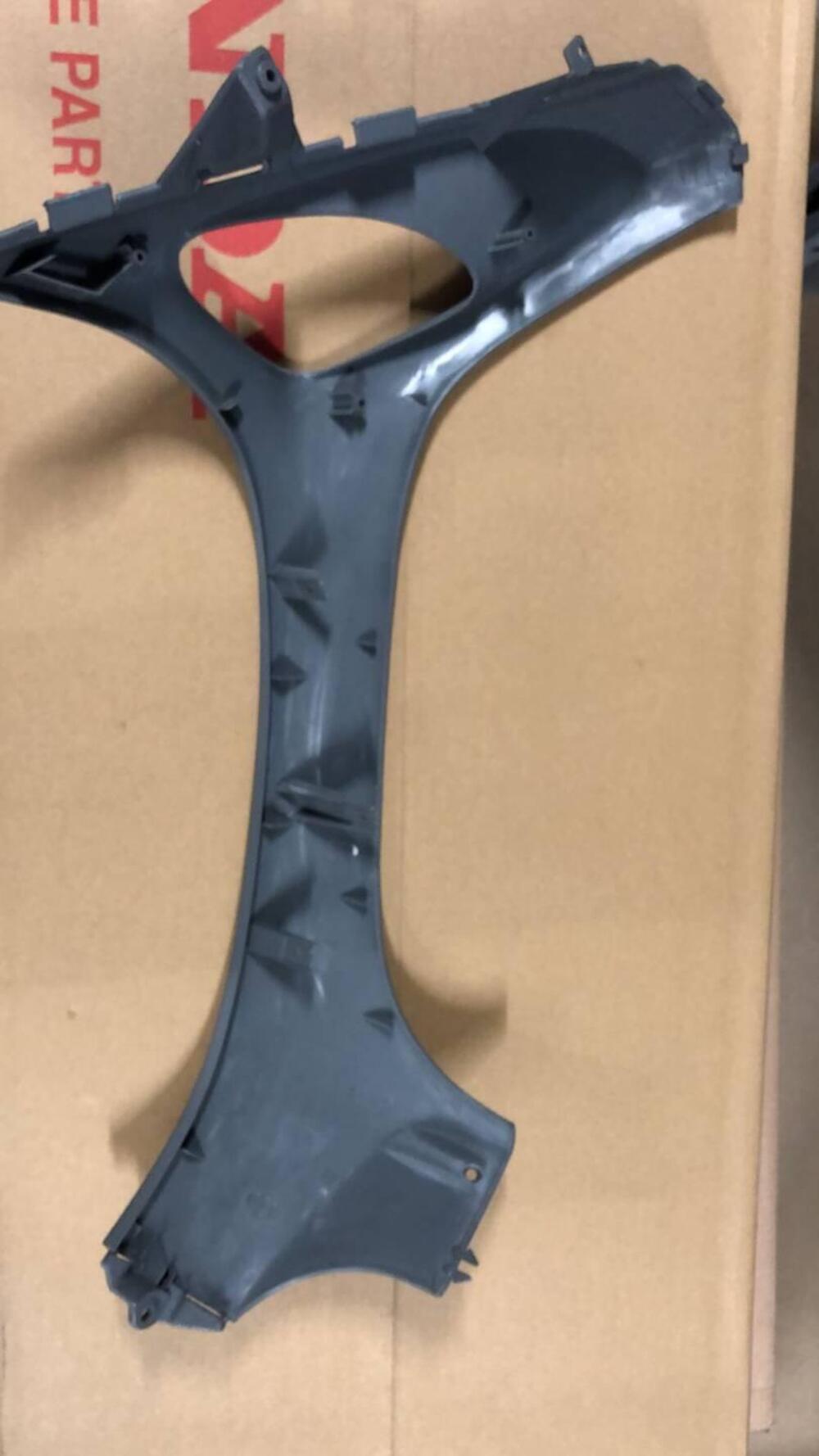 CARENA ANTERIORE SINISTRA USATA PER HONDA BALI 50 (2)