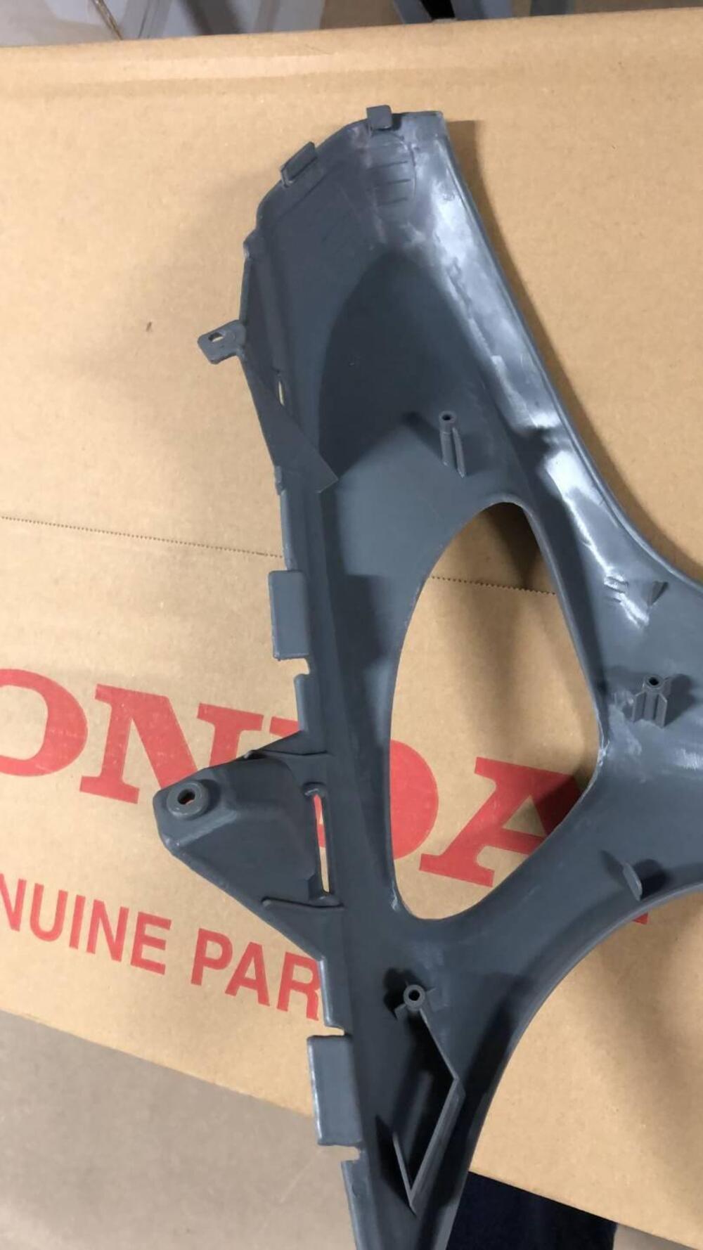 CARENA ANTERIORE SINISTRA USATA PER HONDA BALI 50 (3)