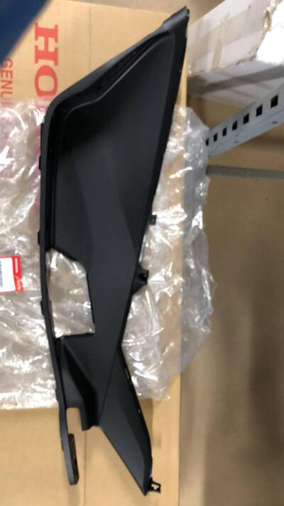 PEDANA SINISTRA HONDA PCX. CODICE 64321K35V00ZA