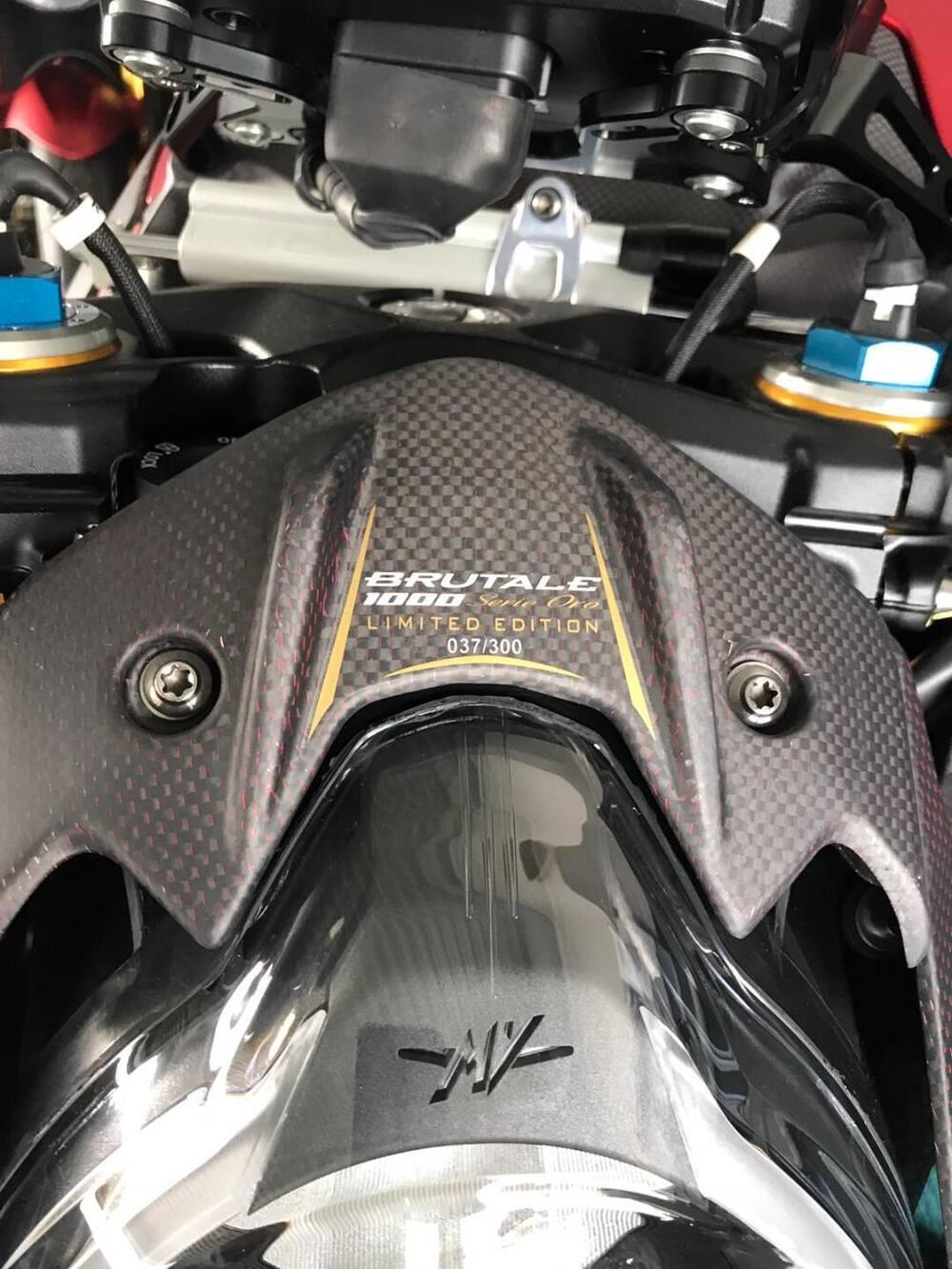MV Agusta Brutale 1000 Serie Oro (2019 - 20) (2)