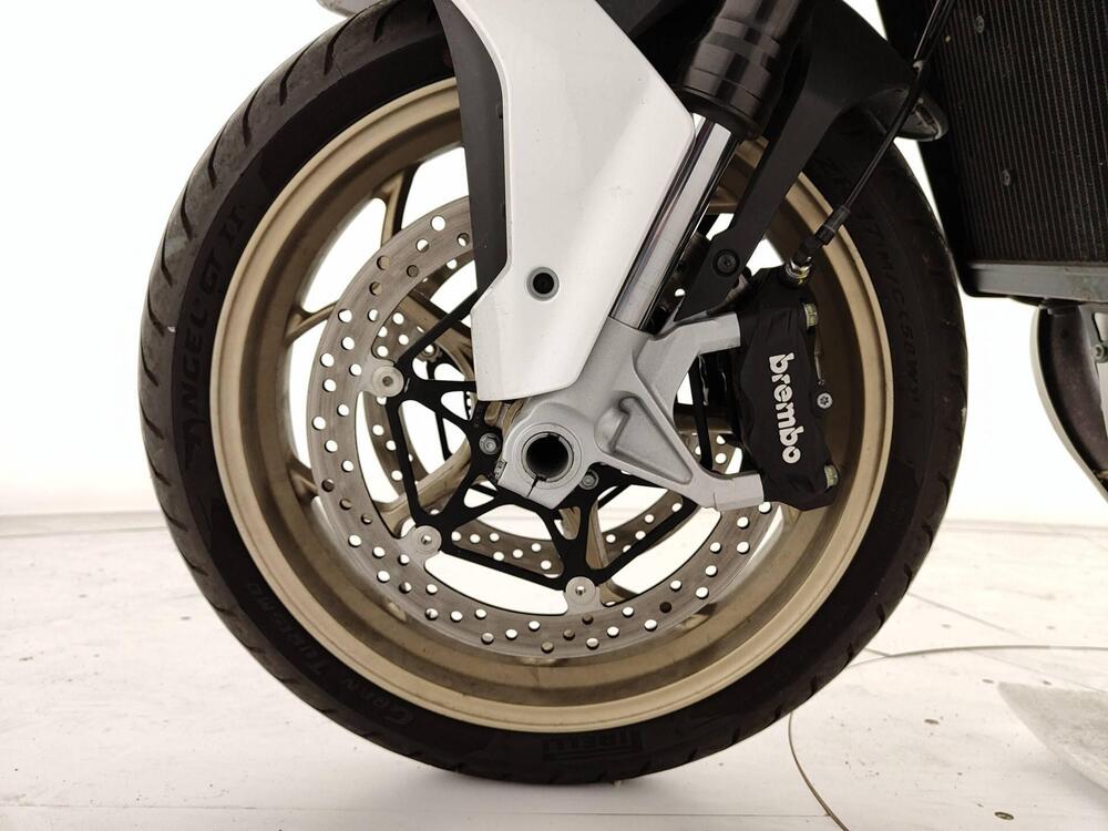 Moto Guzzi V100 Mandello (2022 - 24) (15)