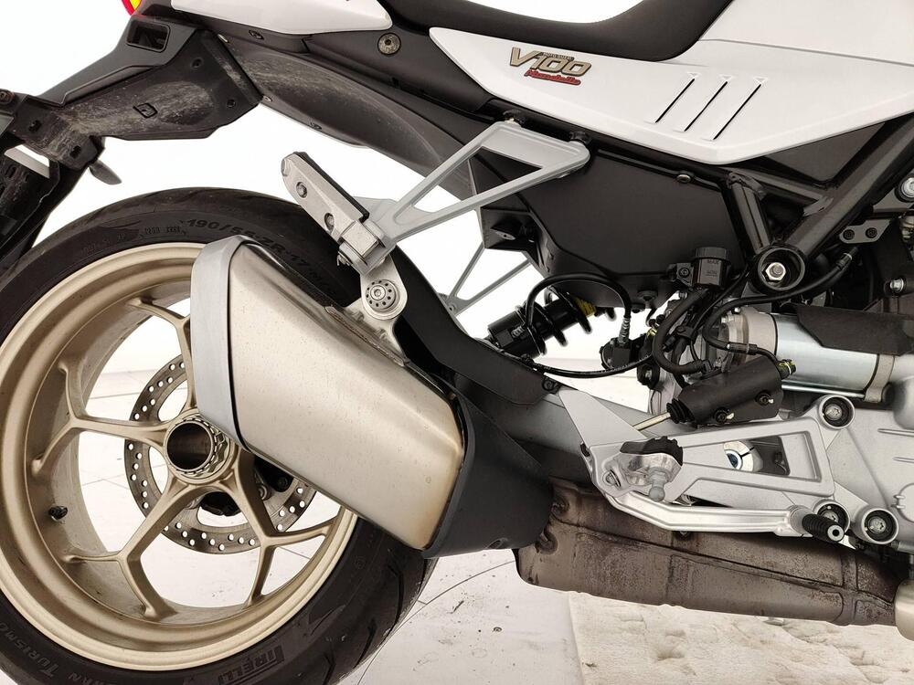 Moto Guzzi V100 Mandello (2022 - 24) (16)