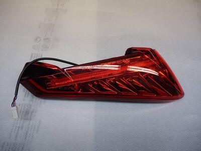 MV Agusta fanale posteriore sinistro Rivale 8000B8