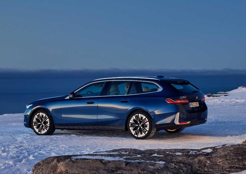 BMW Serie 5 Touring (2024-->>) (7)