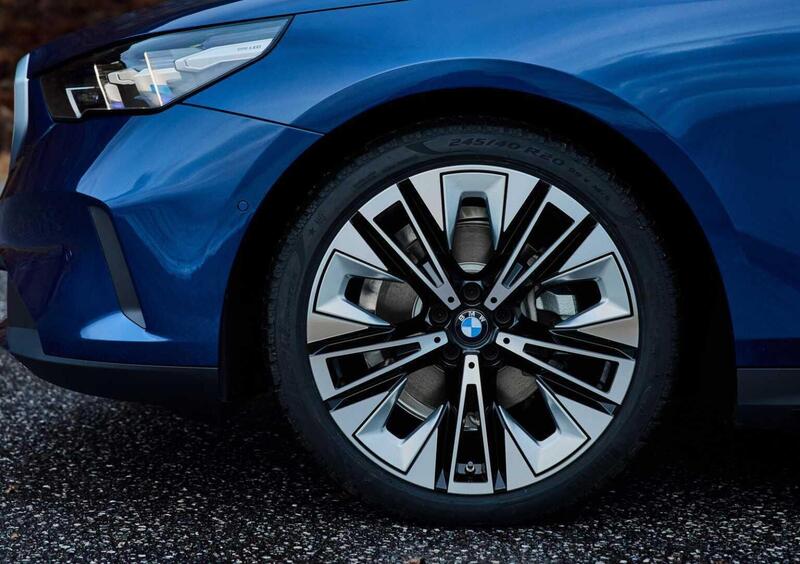 BMW Serie 5 Touring (2024-->>) (14)