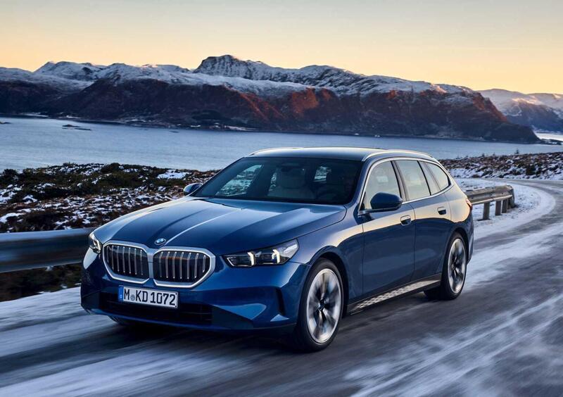 BMW Serie 5 Touring (2024-->>) (2)