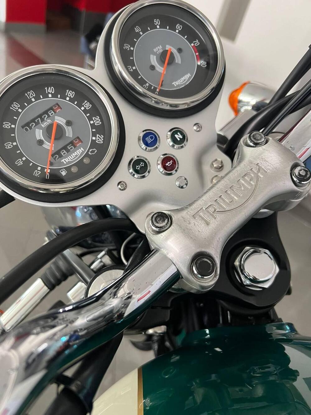 Triumph Bonneville T100 (2008 - 16) (6)