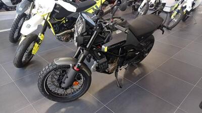 Husqvarna Svartpilen 125 (2024 - 25) nuova