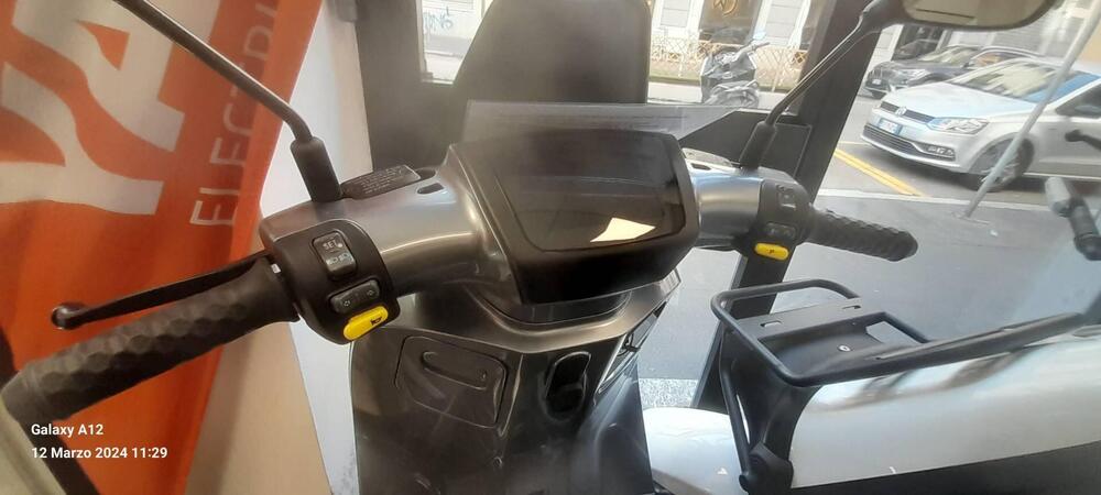 Yadea C1S (2020 - 25) (4)