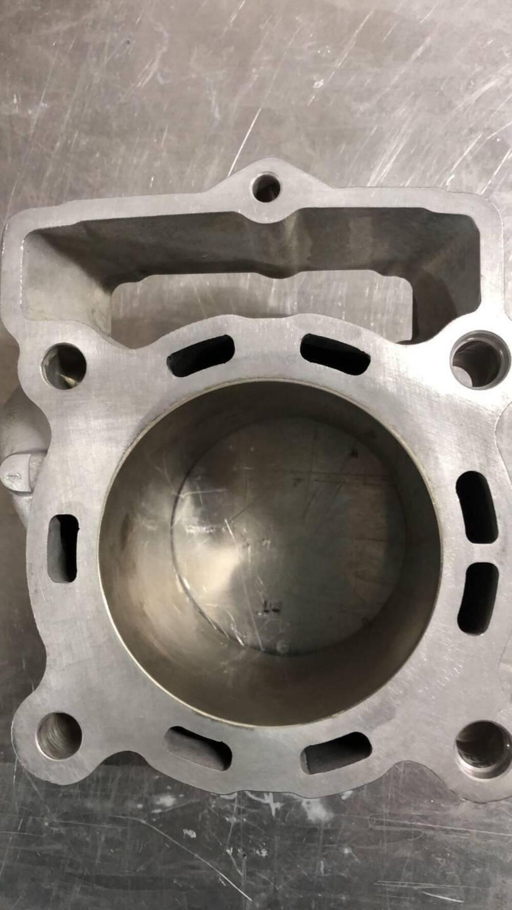 CILINDRO CON PISTONE PER HUSQVARNA FE 250. CODICE