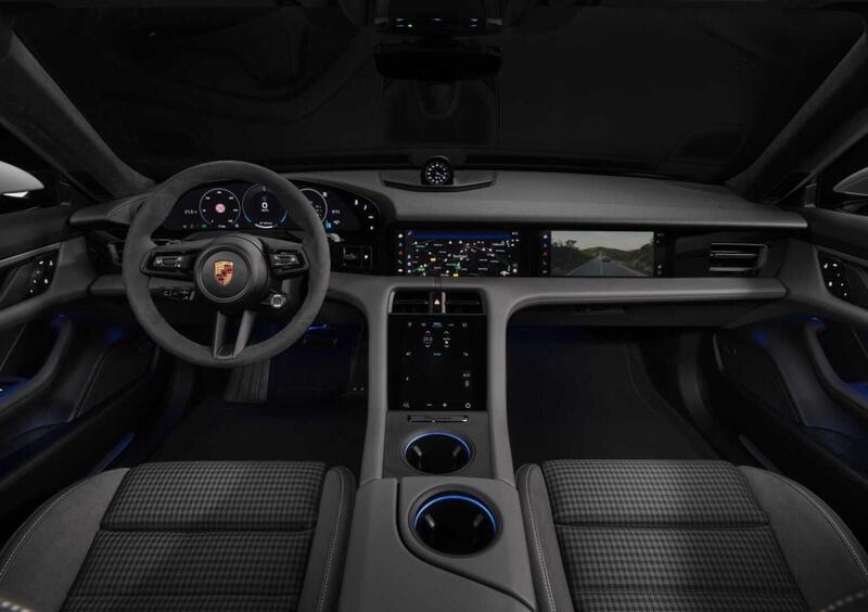Porsche Taycan (4)