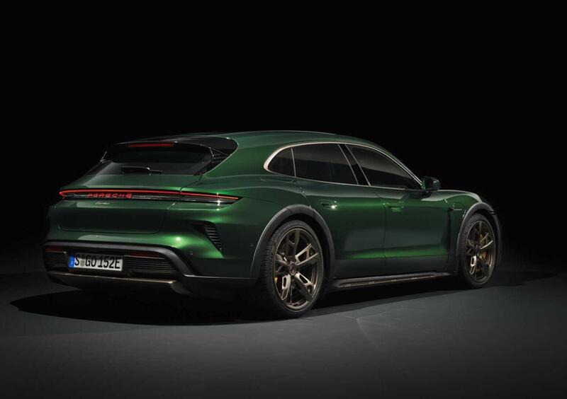 Porsche Taycan Cross Turismo (2)