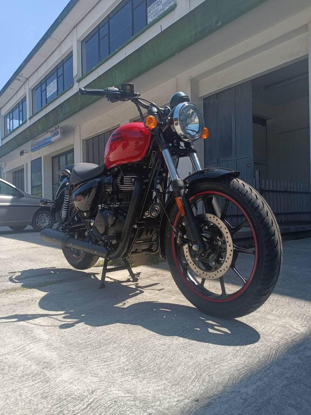 Royal Enfield Meteor 350 Fireball (2021 - 25) (2)