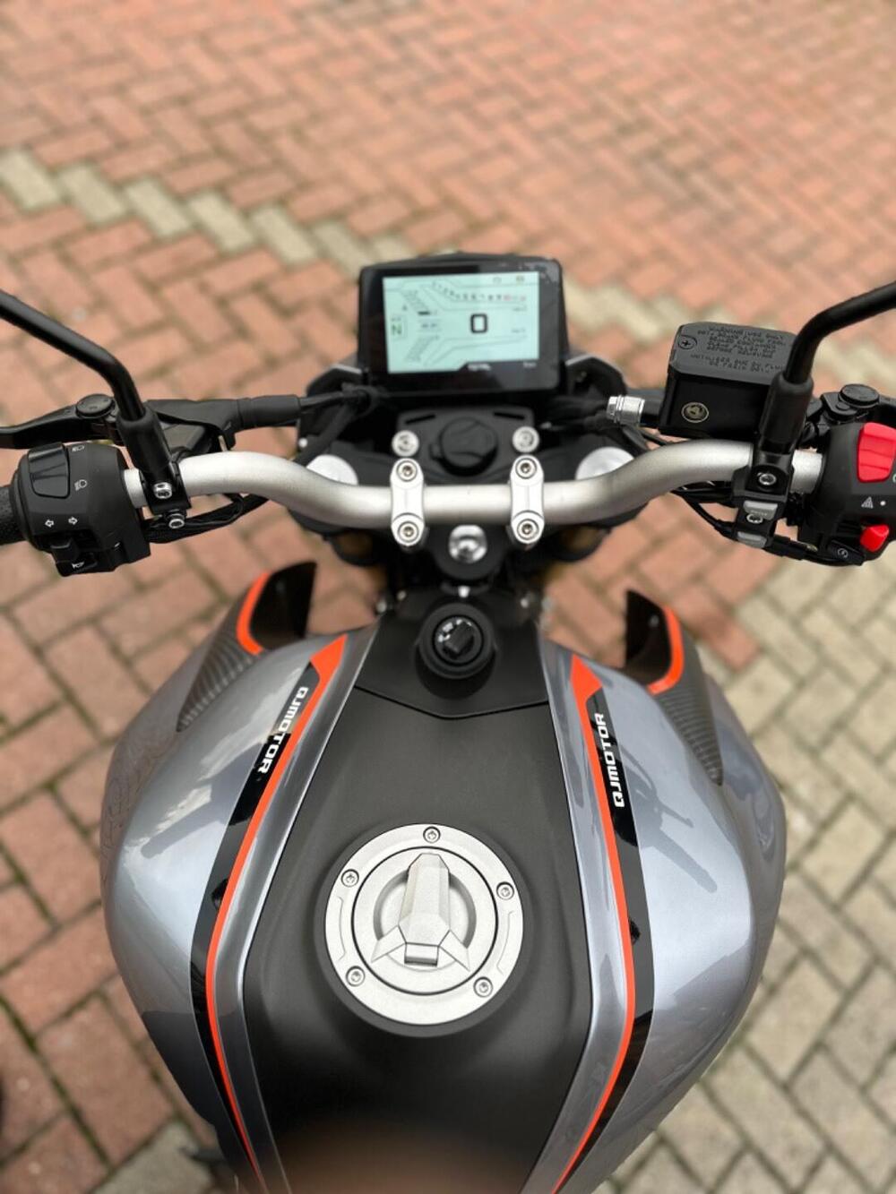 QJ Motor SRK 125 S (2023 - 24) (4)