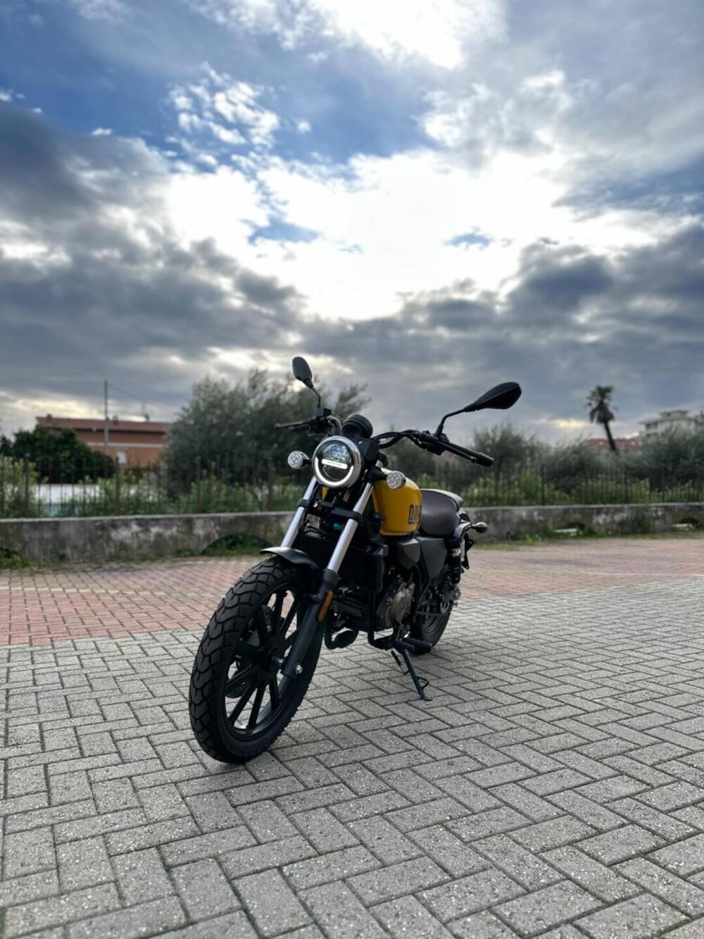 QJ Motor SRV 125 (2023 - 24) (4)