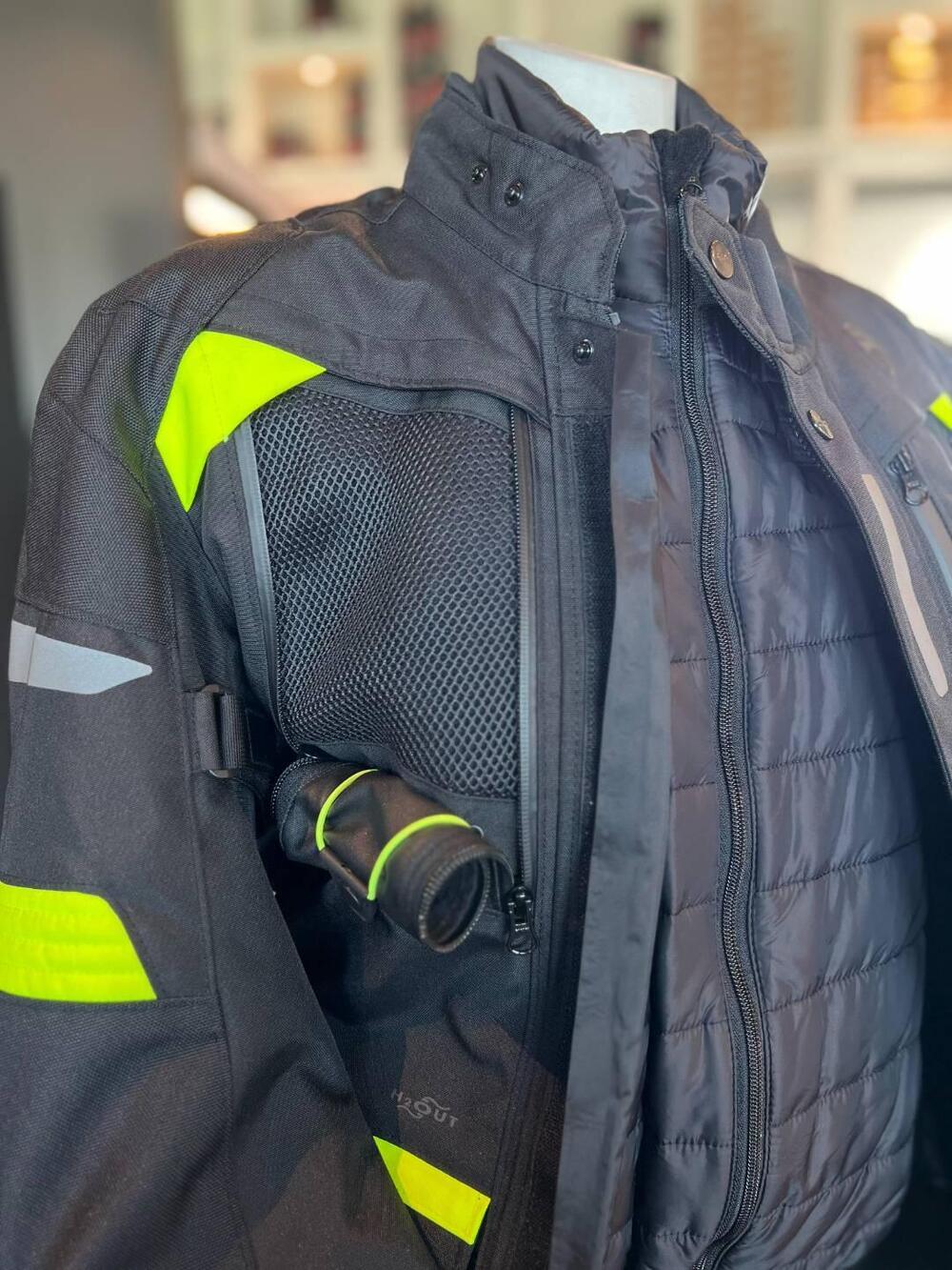 Giacca Tour C3 nero giallo HV Ducati (5)