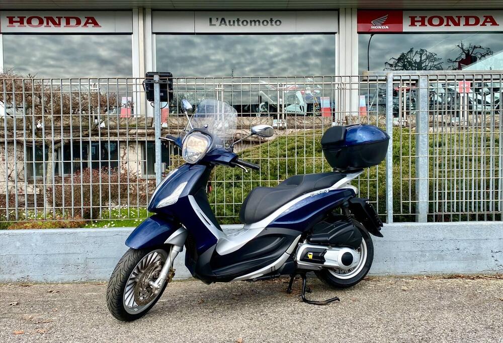 Piaggio Beverly 300 i.e. (2010 - 16) (2)