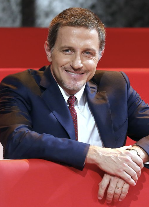 Ritratto di Massimo Giannini, in tv opinionista illuminato che in realt&agrave; non aggiunge niente. Perch&eacute; &egrave; stato friendzonato dai giornali?